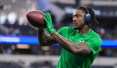 Eagles expected to keep A.J. Brown for now despite trade interest