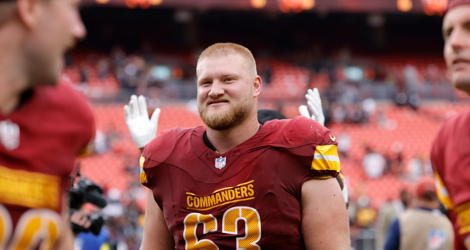 Could Houston target former Commanders OL Tyler Biadasz?