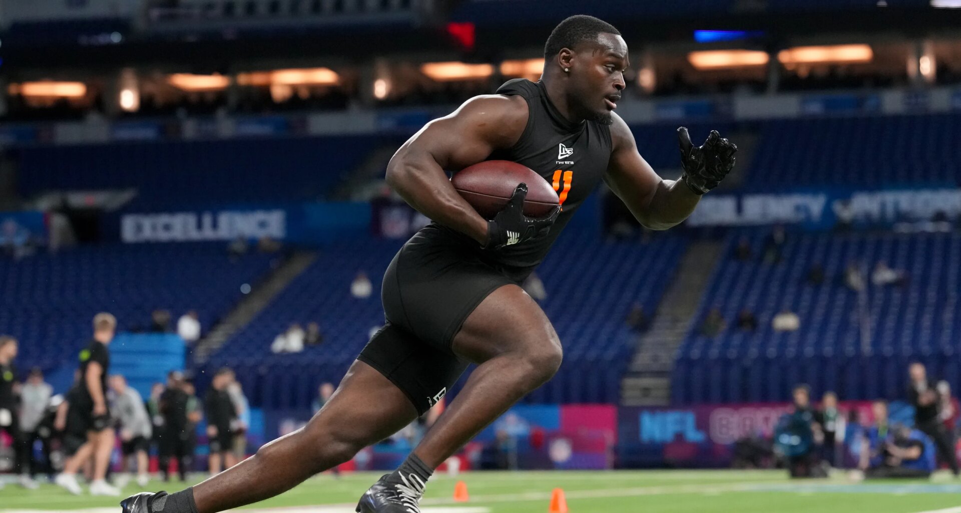 Titans eye Notre Dame RB, Saints target Jeremiyah Love