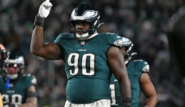 Eagles extend star defensive tackle with historic contract
