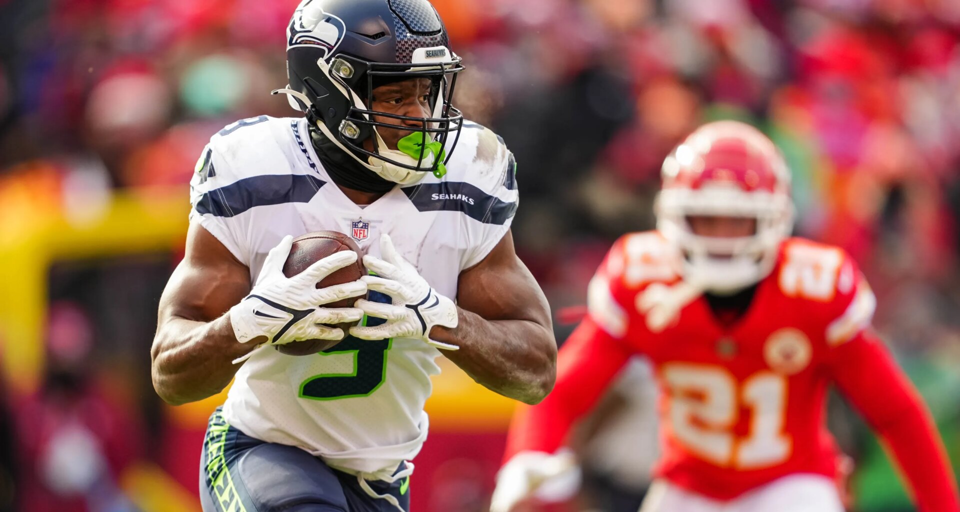 Top running back joins Broncos' division rival