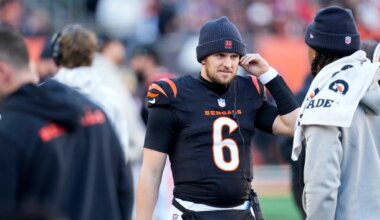 Washington Huskies' all-time leading passer signs with Tampa Bay Bucs