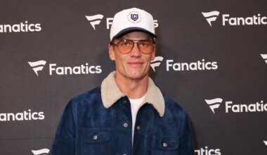 NFL fans roast Tom Brady for viral 'thirst trapping' photo