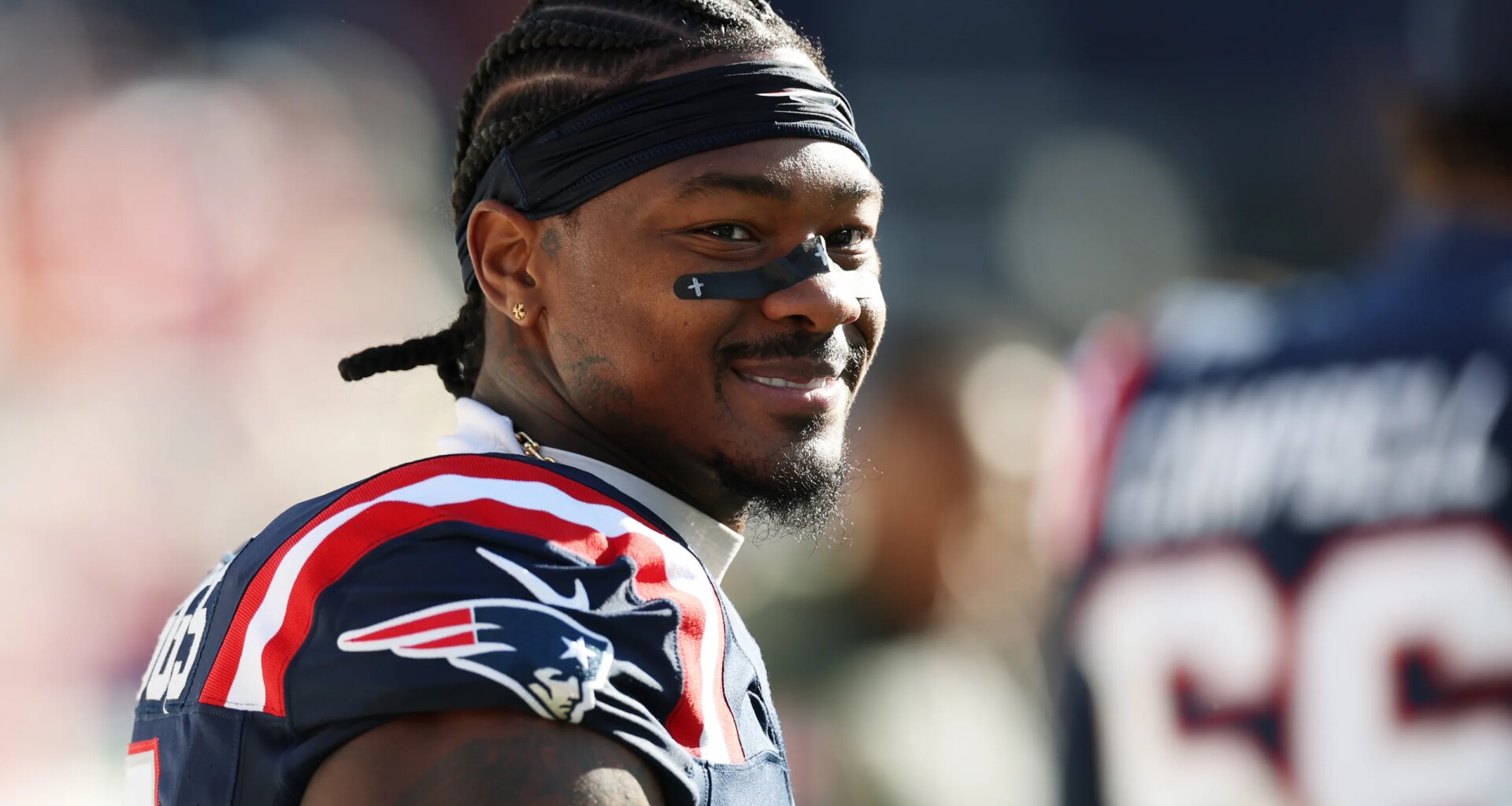 14 Patriots free agents still remain unsigned