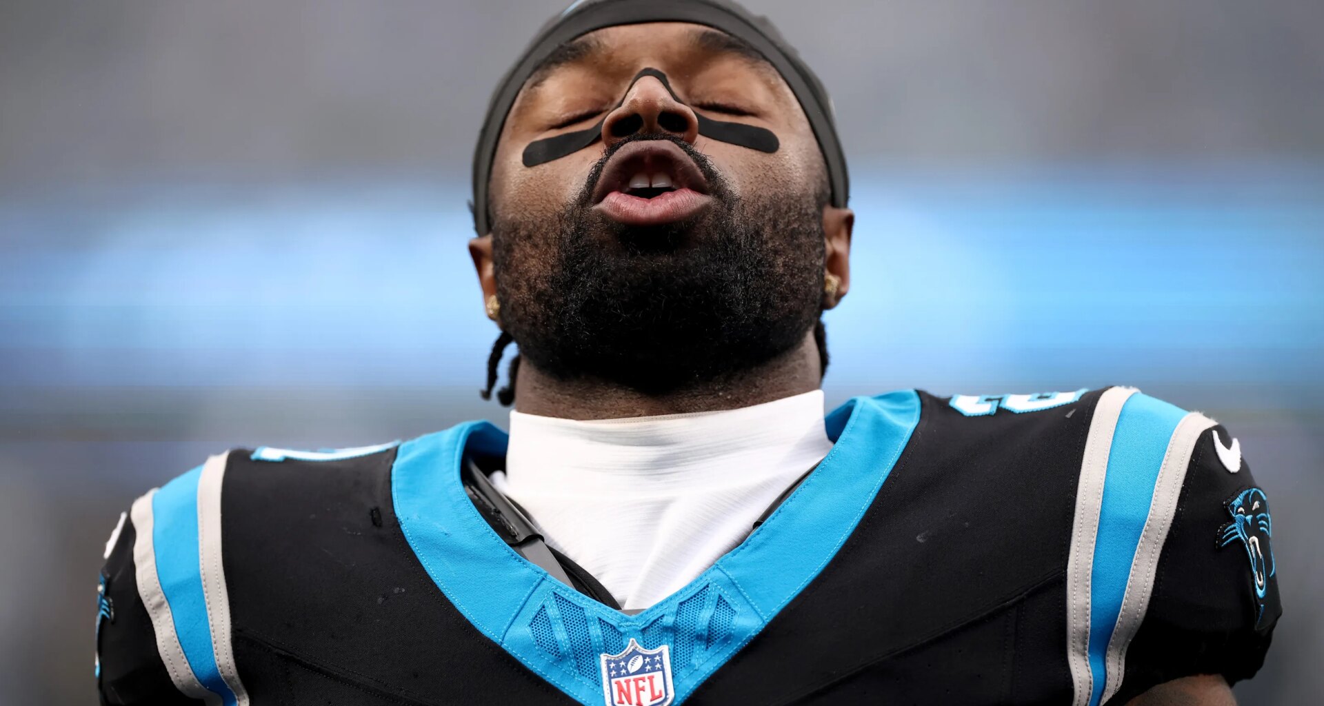 Panthers re-sign S Nick Scott