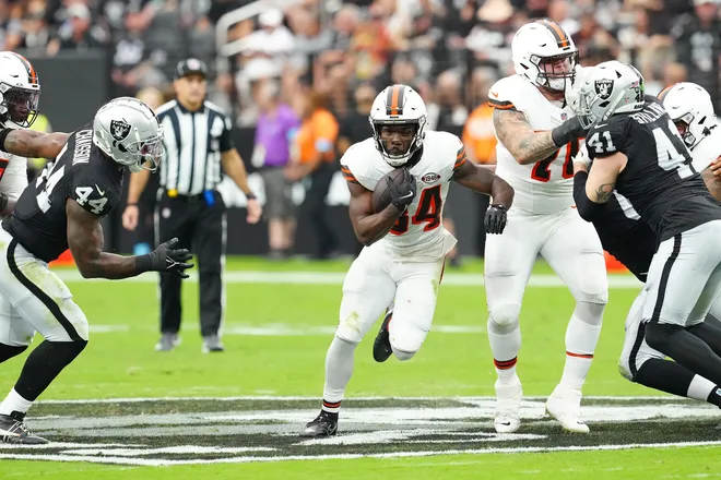 Sep 29, 2024; Paradise, Nevada, USA; Cleveland Browns running back Jerome Ford (34) gains yardage against the Las Vegas Raiders during the first quarter at Allegiant Stadium. Mandatory Credit: Stephen R. Sylvanie-Imagn Images