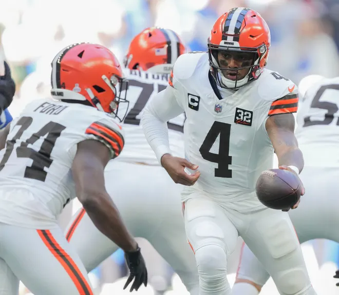 Cleveland Browns quarterback Deshaun Watson (4) hands the ball off to Cleveland Browns running back Jerome Ford (34) on Sunday, Oct. 22, 2023, during a game against the Indianapolis Colts at Lucas Oil Stadium in Indianapolis.