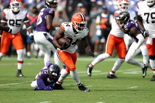 BALTIMORE, MARYLAND - SEPTEMBER 14: Running back Jerome Ford #34 of the Cleveland Browns carries the ball against the Baltimore Ravens at M&T Bank Stadium on September 14, 2025 in Baltimore, Maryland. (Photo by Rob Carr/Getty Images)
