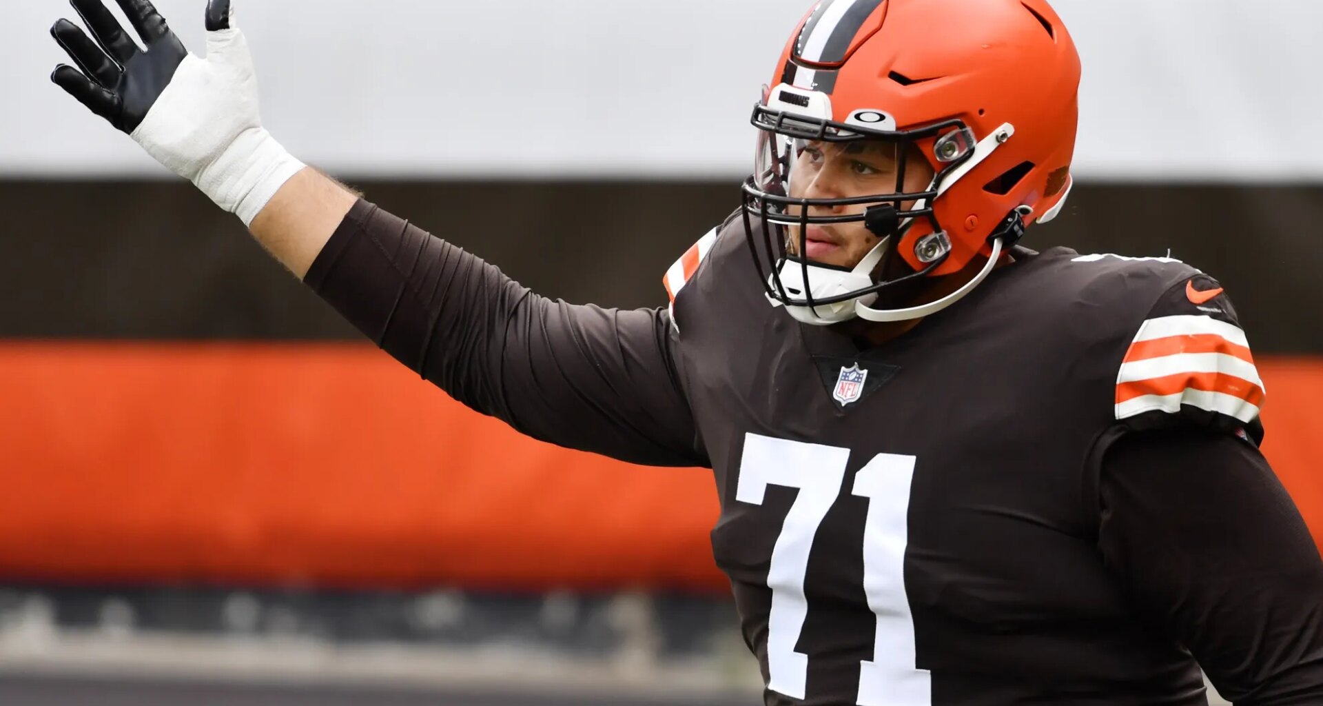 Grading the Bears signing OT Jedrick Wills