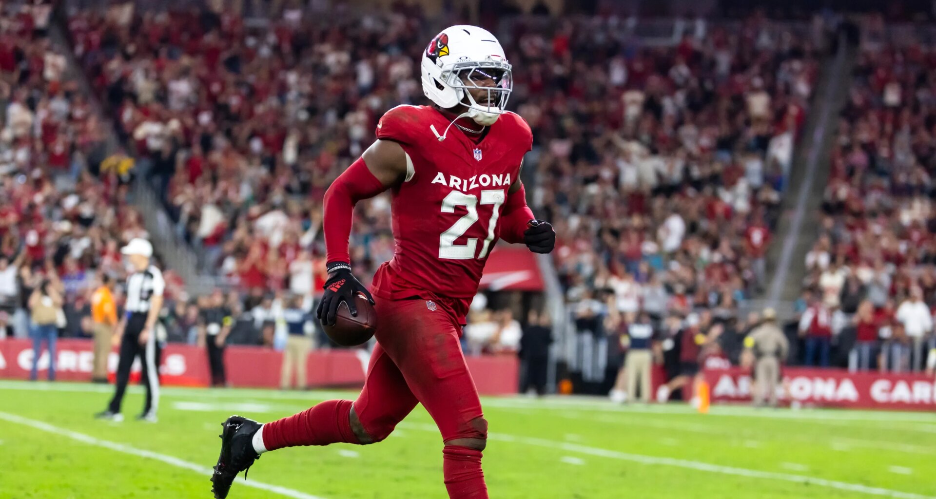 Colts sign LB Akeem Davis-Gaither