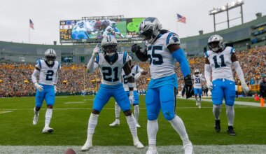 Panthers re-sign S Nick Scott, P Sam Martin