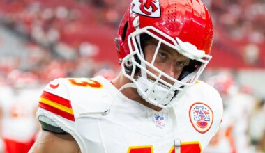 Kansas City Chiefs announce the re-signing of LB Jack Cochrane