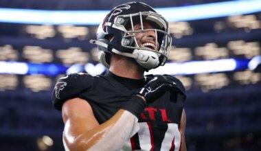 Former Falcons TE Feleipe Franks to sign with Panthers