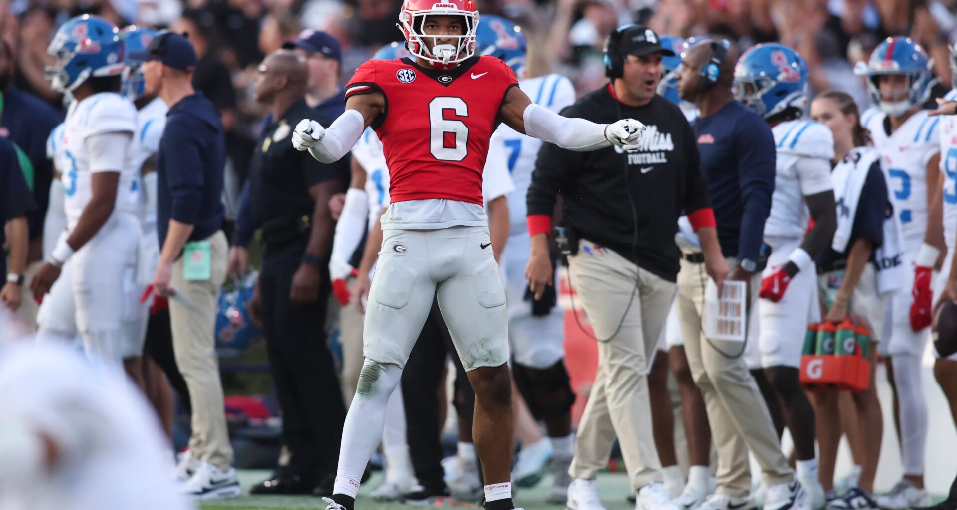 Packers post-free agency mock draft: Defensive help added early