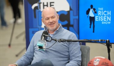 TE Eli Stowers to visit Denver Broncos