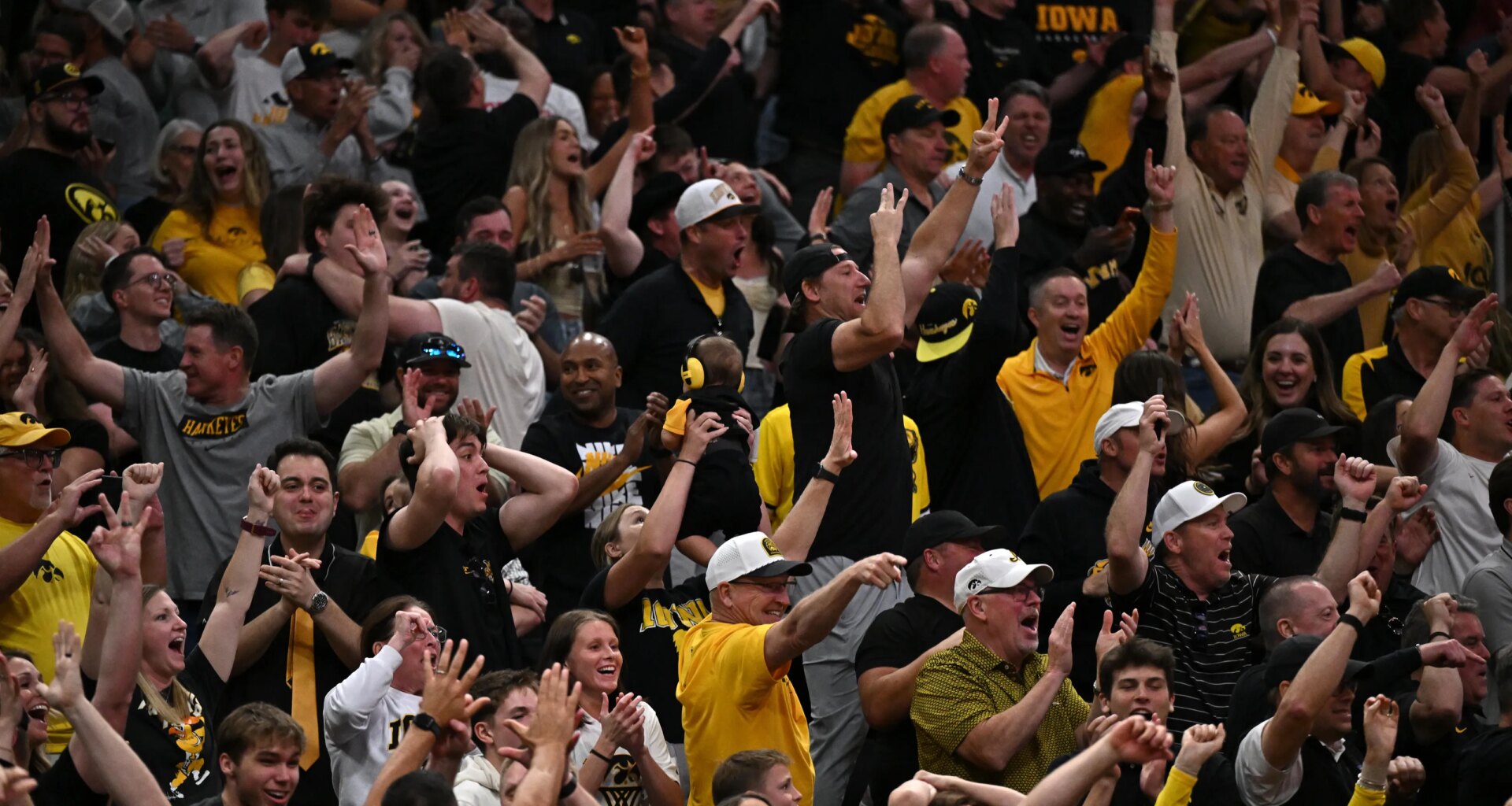 Eagles star Cooper DeJean attends Iowa’s Sweet 16 win over Nebraska