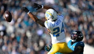 Packers reach deals with St-Juste, Moore