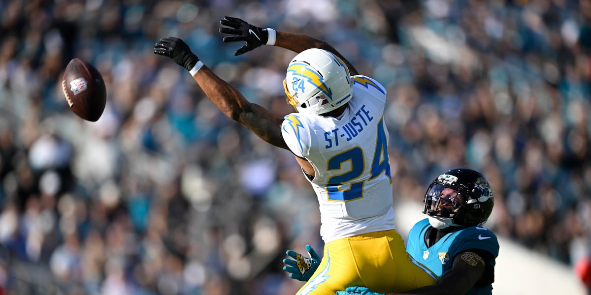 Packers reach deals with St-Juste, Moore