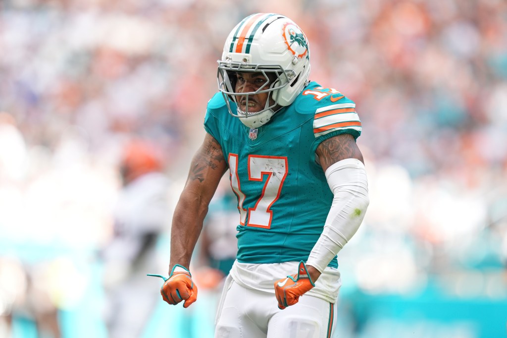 Denver Broncos trade for Miami Dolphins star WR