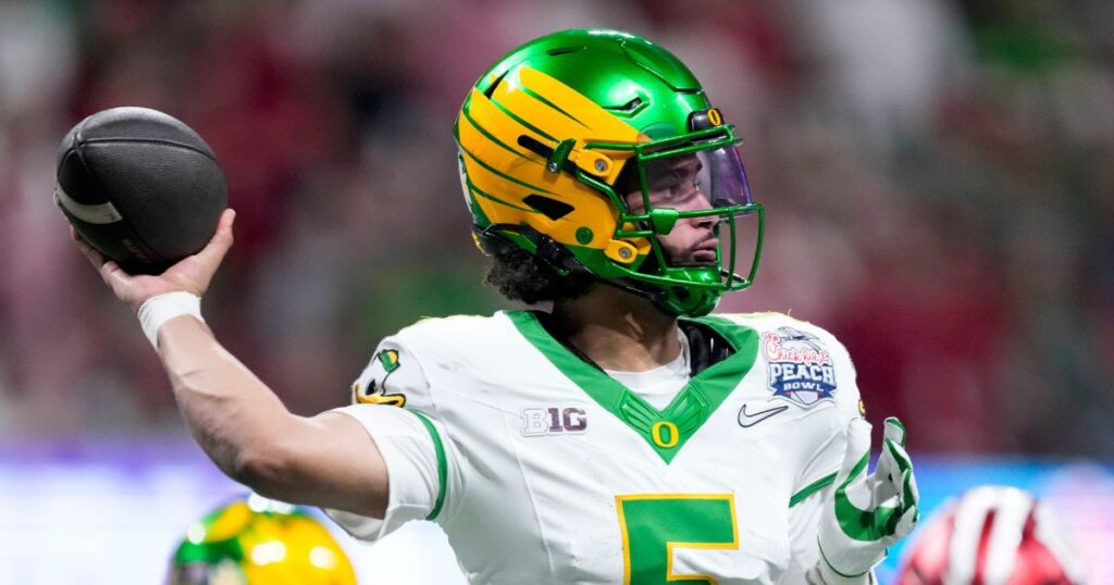 Oregon QB Dante Moore