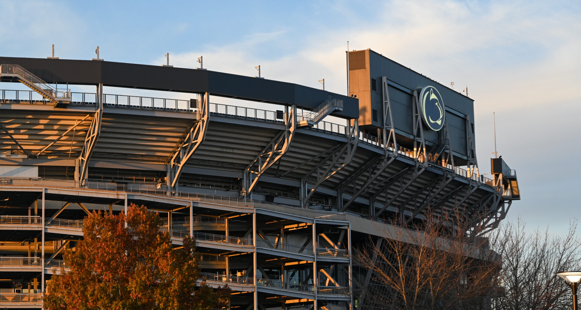 Former Penn State Football Team Captain Rasheed Walker Signs One-Year Deal With Panthers