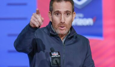 Eagles Connected to 10,000-Yard Ex-No. 1 QB Prospect