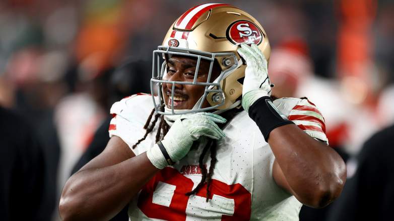 San Francisco 49ers defensive tackle Kalia Davis