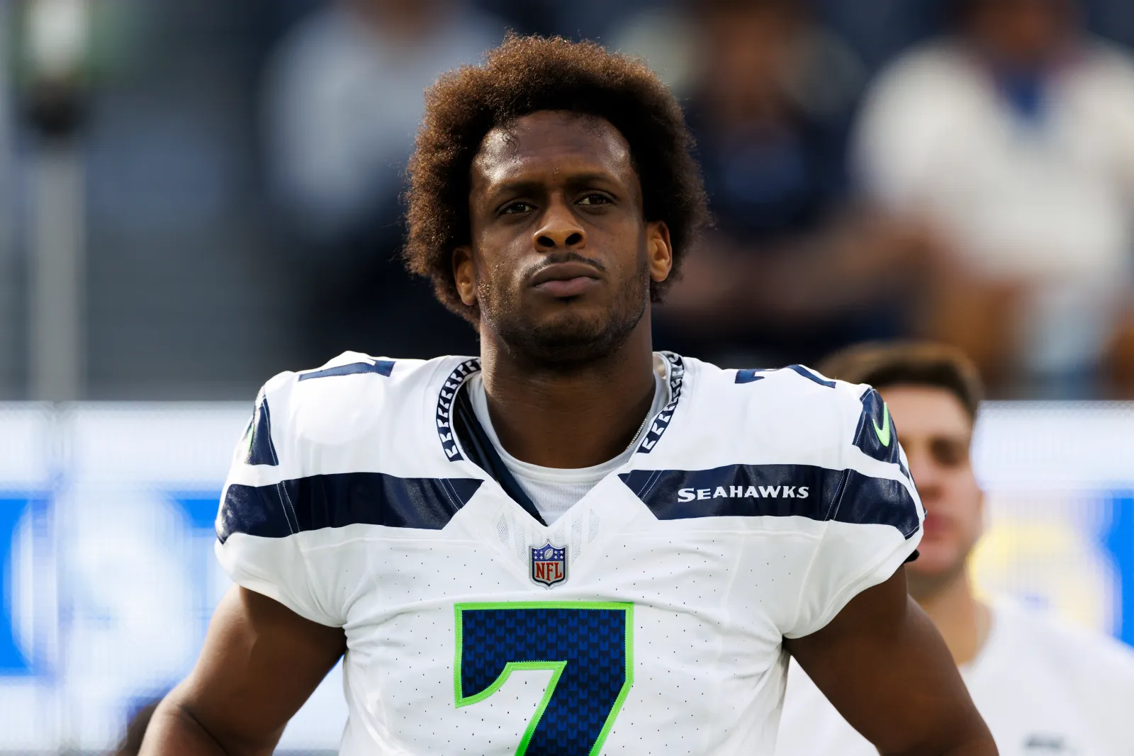 Geno Smith #7 of the Seattle Seahawks on the sideline during the fist half against the Los Angeles Rams at SoFi Stadium on January 5, 2025 in Inglewood, California.