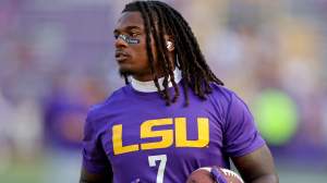 Linebacker Harold Perkins Jr. #7 of the LSU Tigers