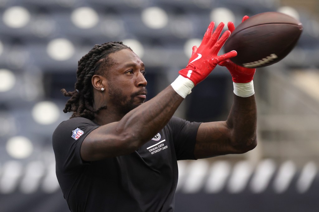 Calvin Ridley #0 of the Tennessee Titans warms up against the Houston Texans prior to the game at NRG Stadium on September 28, 2025 in Houston, Texas. 