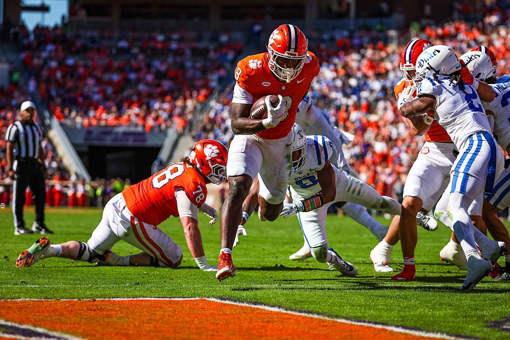 CLEMSON, SOUTH CAROLINA - NOVEMBER 01: Adam Randall #8 of the Clemson Tigers runs the ball for a touchdown during the first half of a football game against the Duke Blue Devils at Memorial Stadium on November 01, 2025 in Clemson, South Carolina. (Photo by David Jensen/Getty Images)