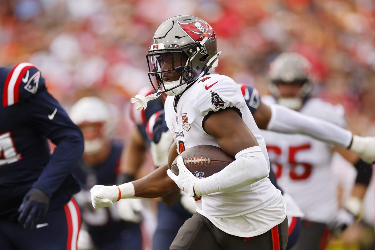 RB Rachaad White agrees to one-year deal with Commanders: Source