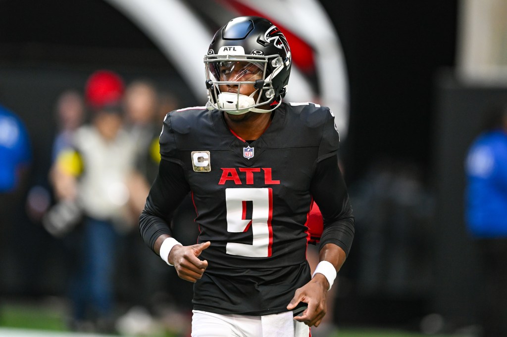 Atlanta quarterback Michael Penix Jr. (9) warms up prior to the start of the NFL game between the Carolina Panthers and the Atlanta Falcons on November 16th, 2025 at Mercedes-Benz Stadium in Atlanta, GA.  