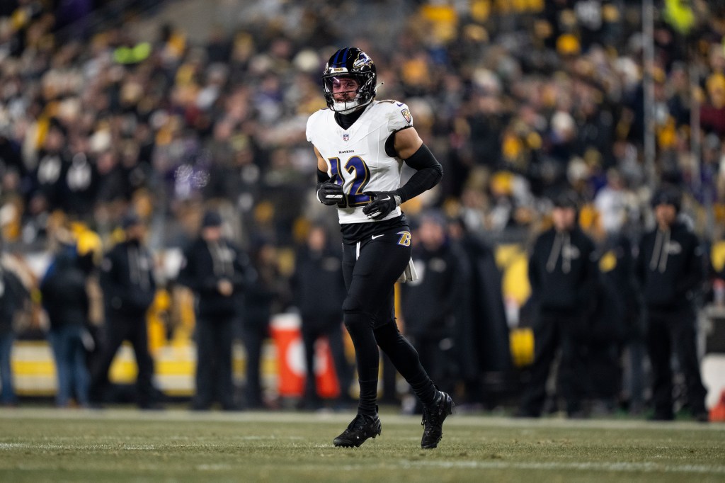 Patrick Ricard #42 of the Baltimore Ravens runs during an NFL football game against the Pittsburgh Steelers at Acrisure Stadium on January 04, 2026 in Pittsburgh, Pennsylvania. 