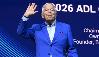 Patriots free agent spending ranks in top-10 through 2 weeks - 98.5 The Sports Hub