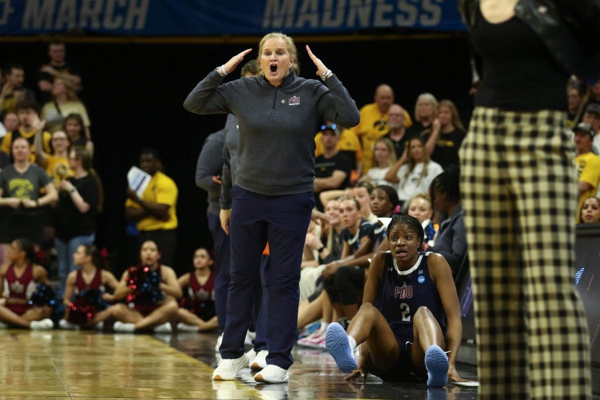 Fairleigh Dickinson coach calls for neutral NCAA sites following close call at Iowa