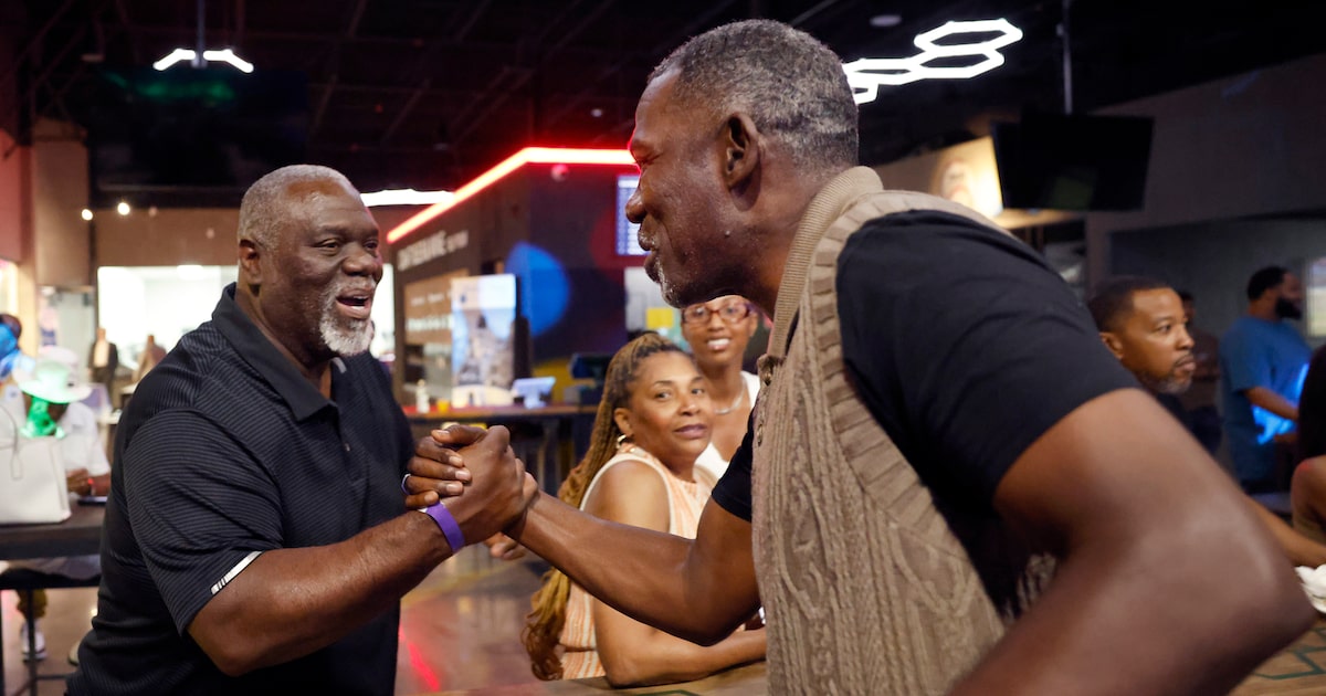 Fin & Friends! See photos from Michael Finley's fundraiser that included Dirk Nowitzki, Cowboys legends, more