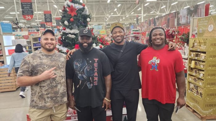 Texans release defensive tackle Kurt Hinish