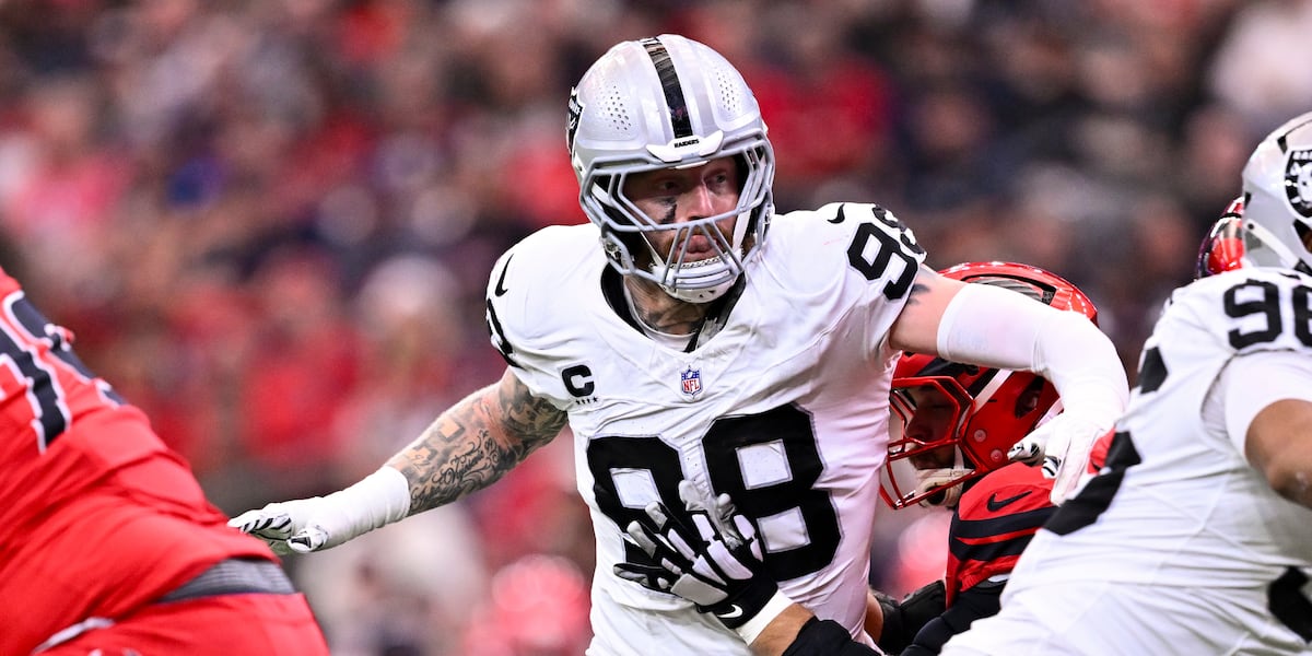 Maxx Crosby heading to Ravens, who send 2 first-round draft picks to Raiders, AP sources say