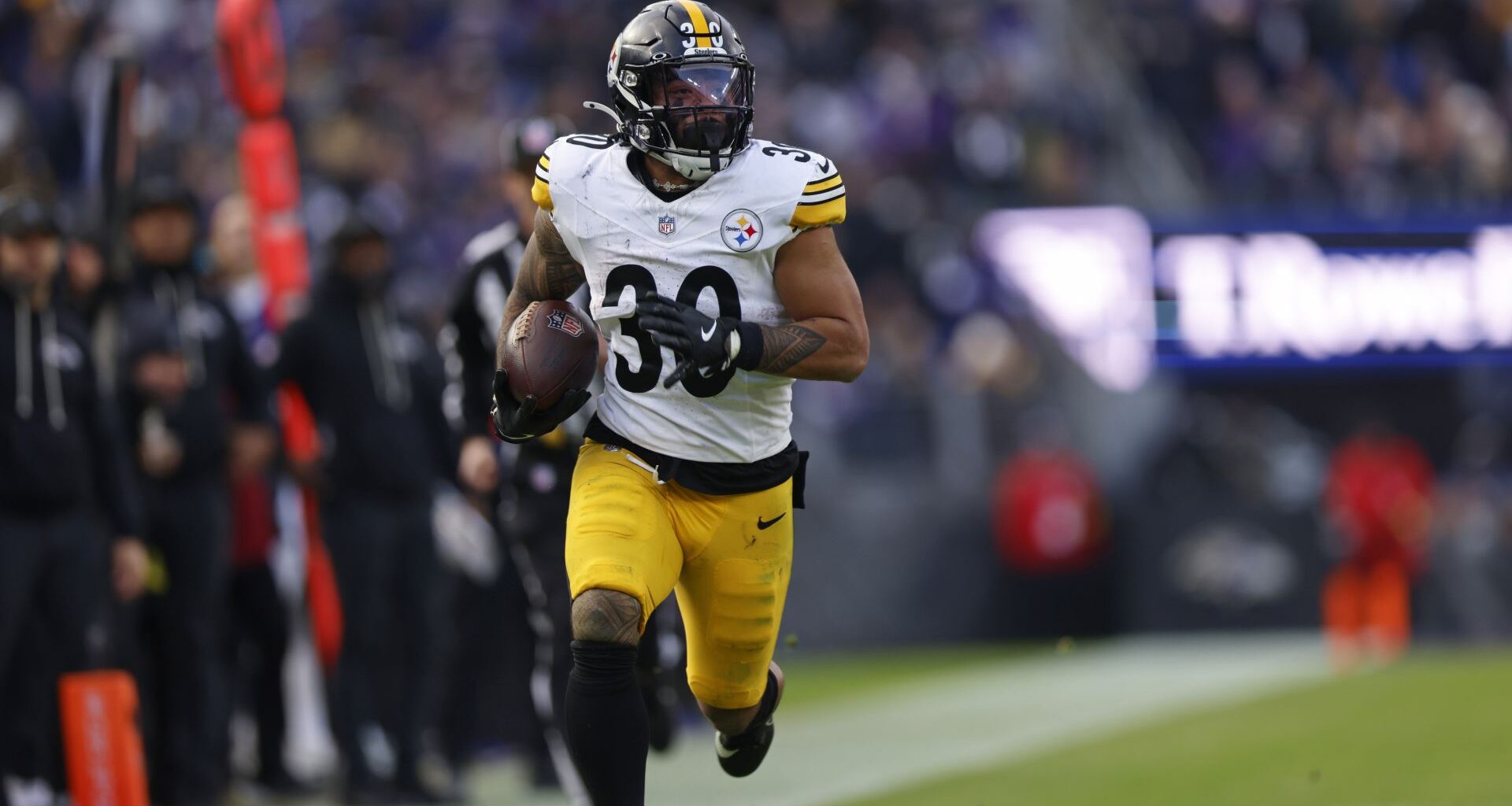 Steelers Newcomer Opens Up About Special Bond With Jaylen Warren