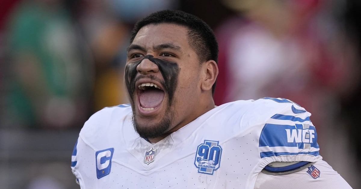 Detroit Lions considering moving All-Pro RT Penei Sewell to LT, Dan Campbell says