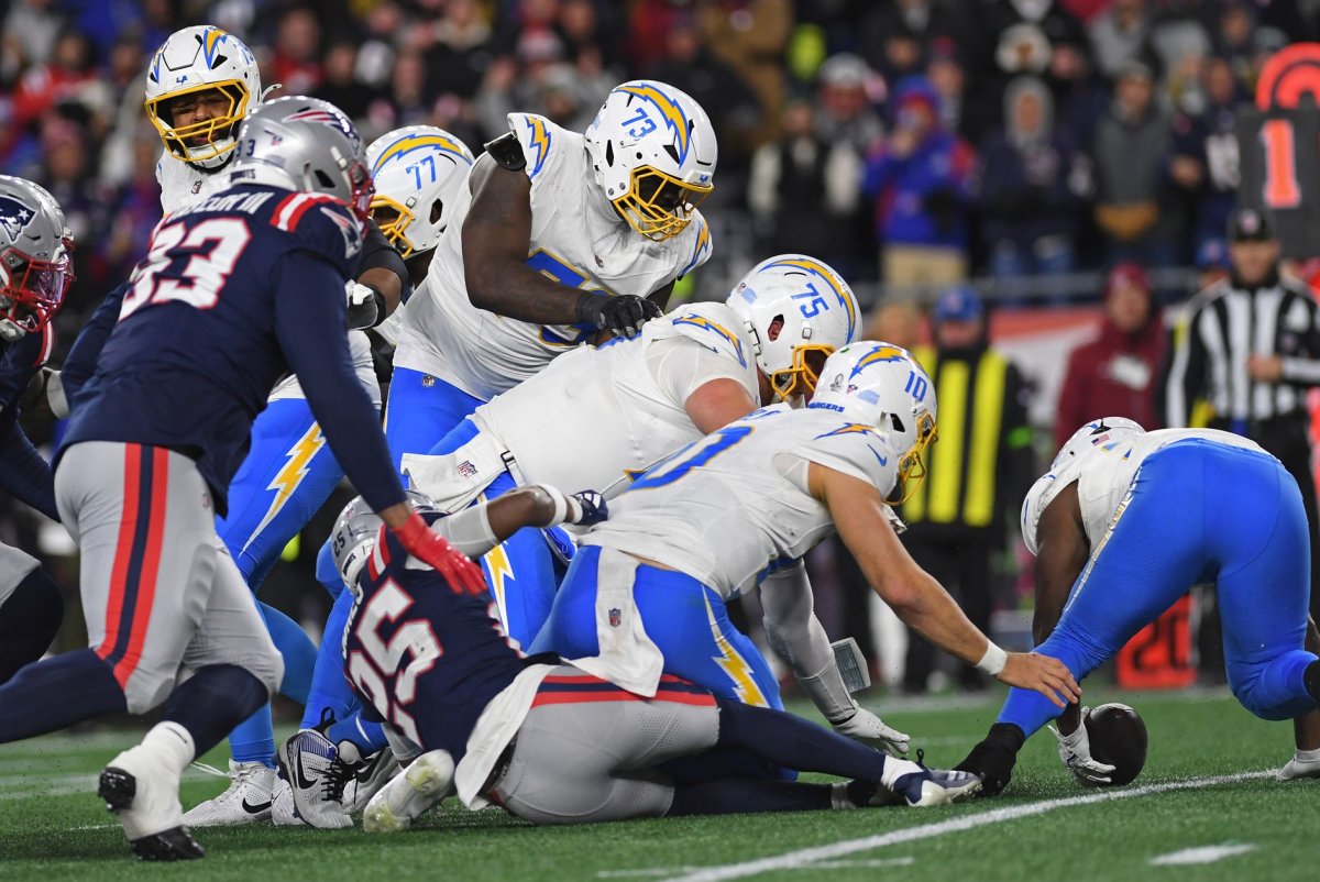 Los Angeles Chargers to release right guard Mekhi Becton