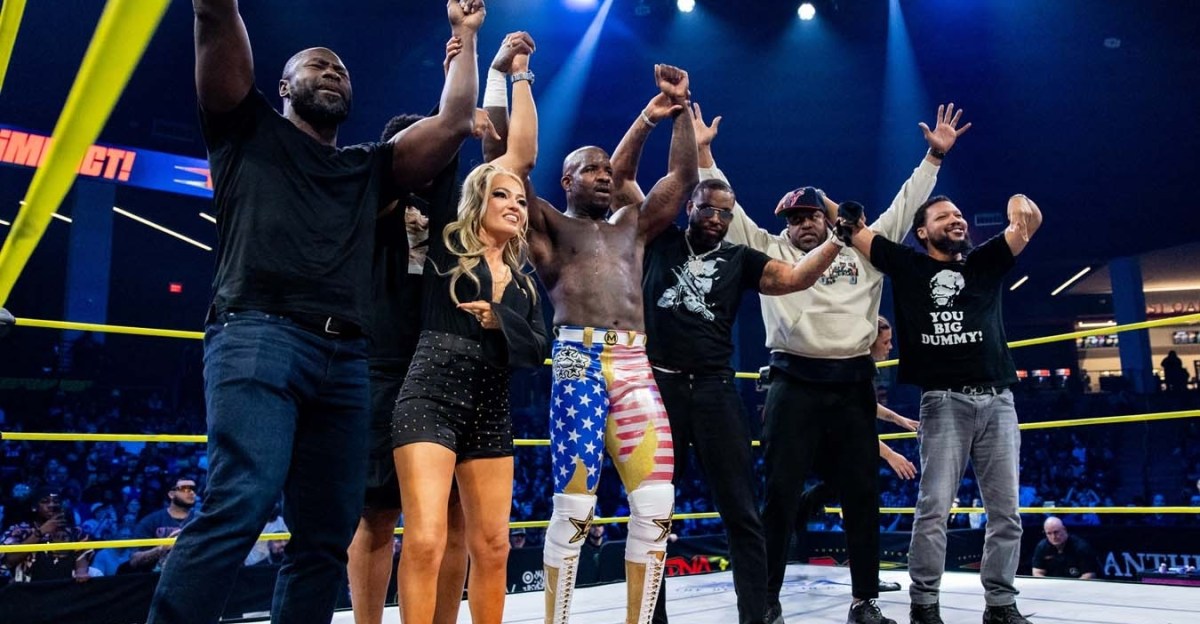 Atlanta Falcons sackmaster helps Moose win hoss fight in TNA