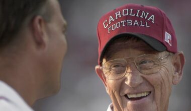 Sen. Lindsey Graham among those reacting to death of football coach Lou Holtz