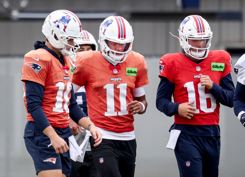 Patriots re-sign backup quarterback on two-year contract