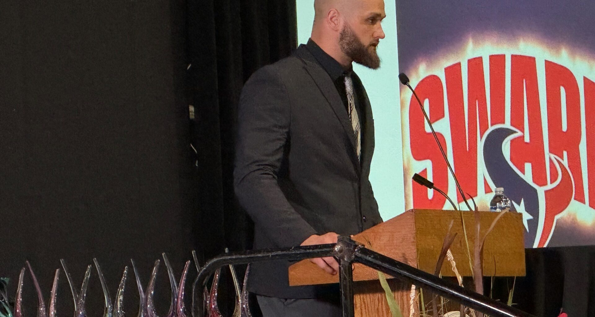 Lexington’s Stover shares Ohio State, NFL journey at Knox County Chamber Dinner