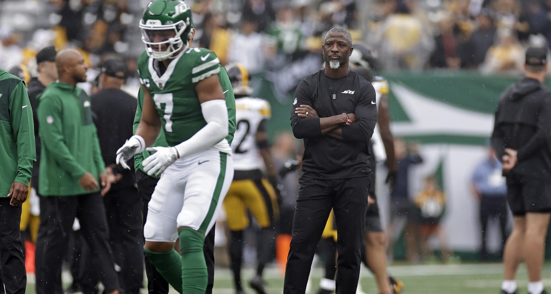 Aaron Glenn Takes Blame for Justin Fields' Struggles With Jets After QB Traded to Chiefs