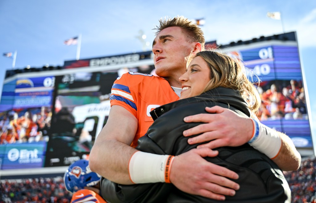 Broncos quarterback Bo Nix, wife Izzy Nix welcome their first child