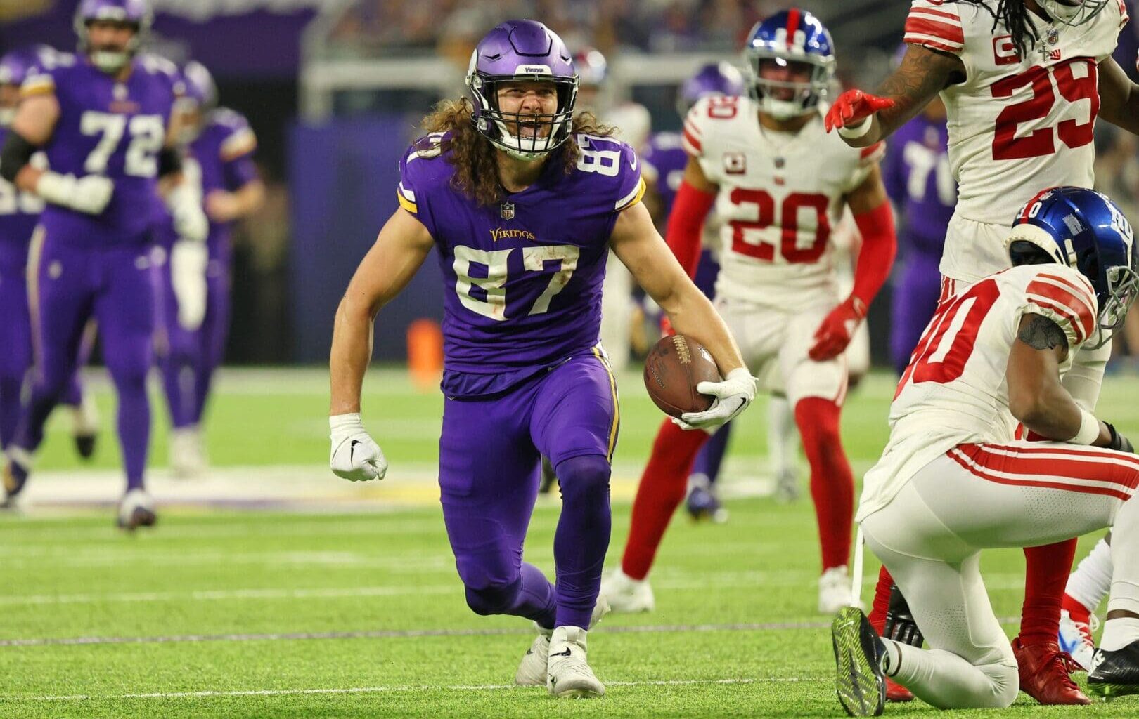 NFC Notes: T.J. Hockenson, Nahshon Wright, Bears, Packers, Vikings