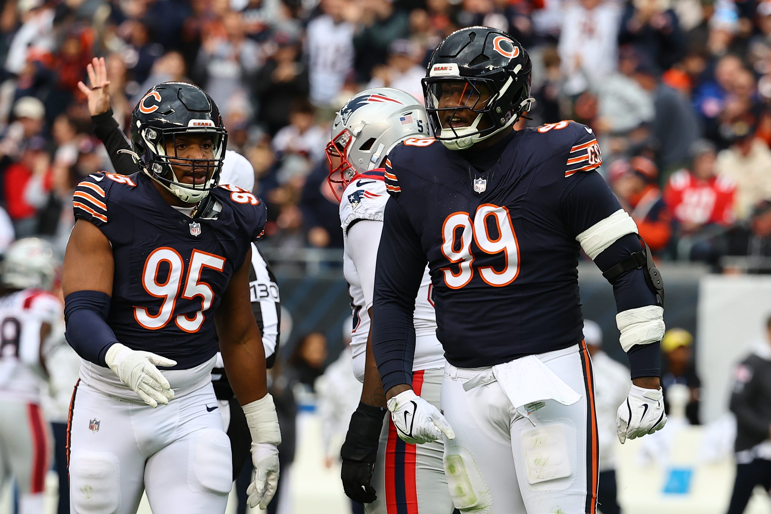Chicago Bears: trade news disputed on young defensive star